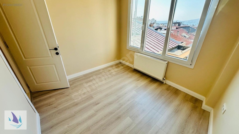 Üçyol Metro Dibi İçi Yapılı Deniz Manzaralı 3+1 Satılık Daire — fotoğraf 6