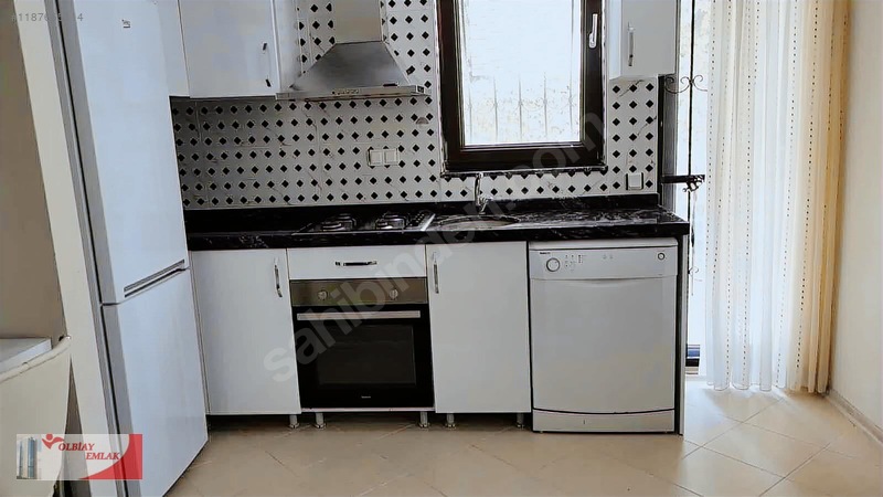 Nezih Sitede Havuz Başı Eşyalı Daire — fotoğraf 2