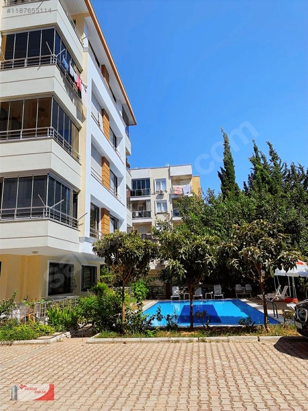 Nezih Sitede Havuz Başı Eşyalı Daire — fotoğraf 5