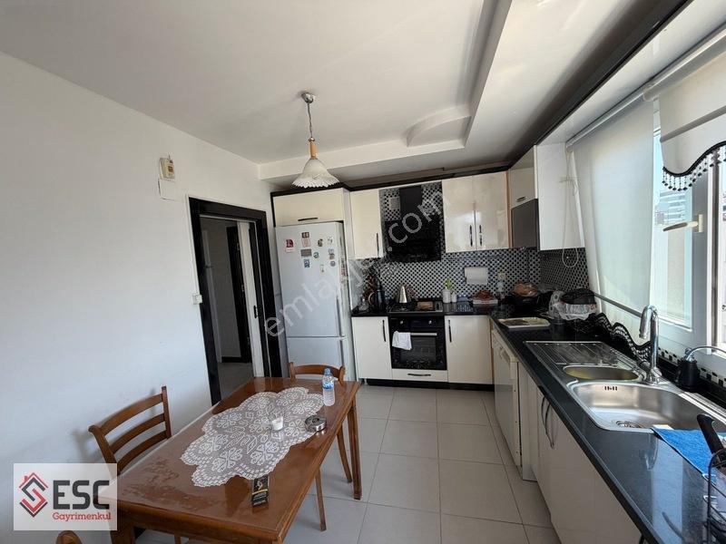 Esc'den Akdeniz Mh,de B.mutfak 3+1 Geniş Daire Esc2590 — fotoğraf 8
