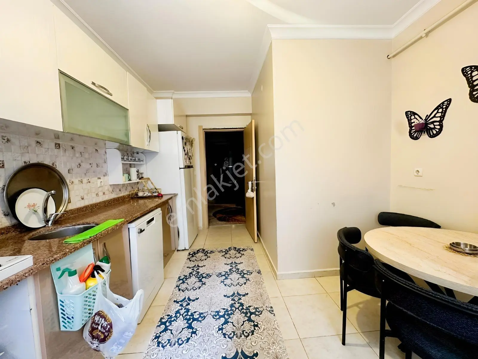Alban'dan Doğan Araslı Bulvarına 1 Dk 100 M² 2+1 Satılık Daire — fotoğraf 4