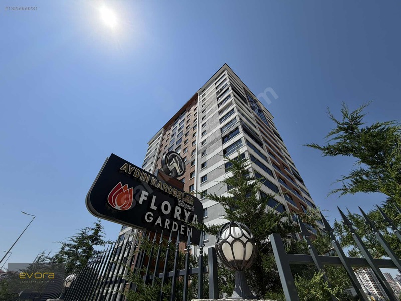 Evora 'dan Ovacık Florya Garden Sitesi 12.kat Lux 4+1 Daire