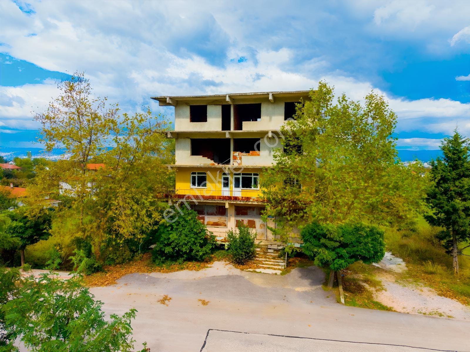 Arslanbey'de 2.551 M² Konut İmarlı Arsa + 700 M² Mevcut Bina — fotoğraf 2