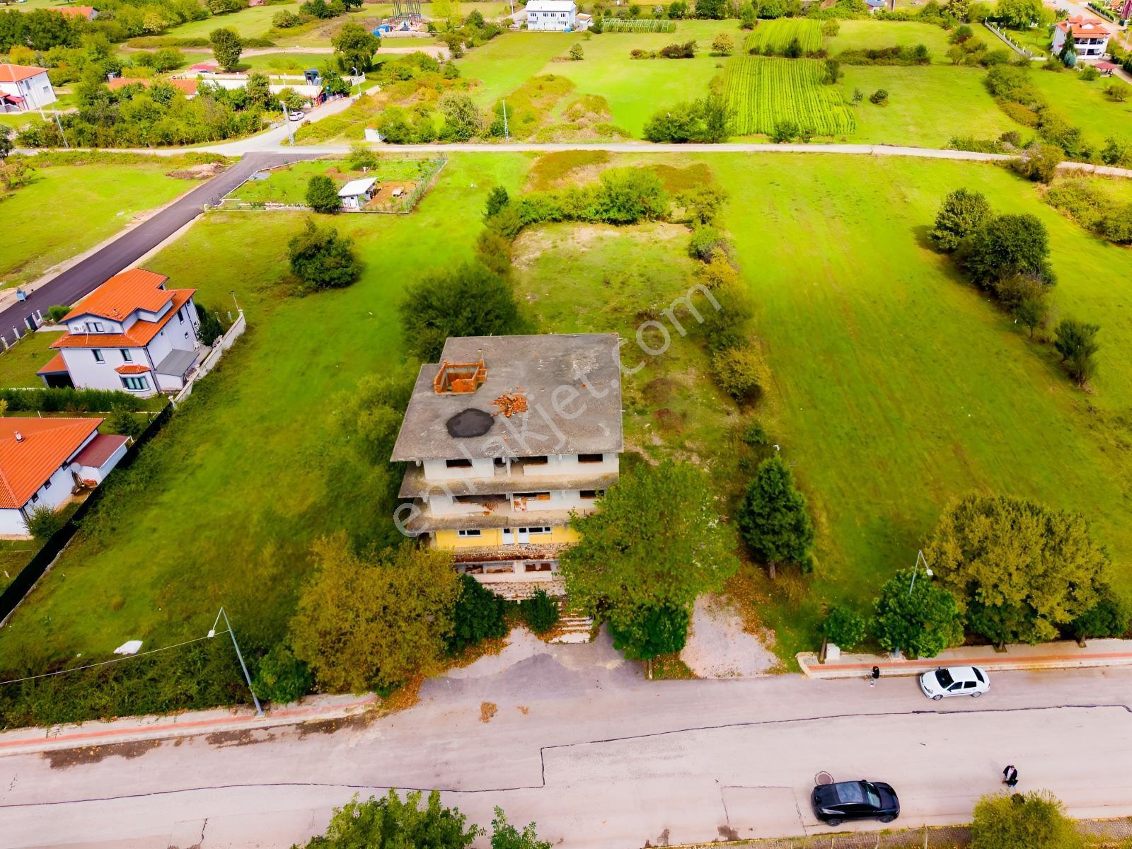 Arslanbey'de 2.551 M² Konut İmarlı Arsa + 700 M² Mevcut Bina — fotoğraf 4