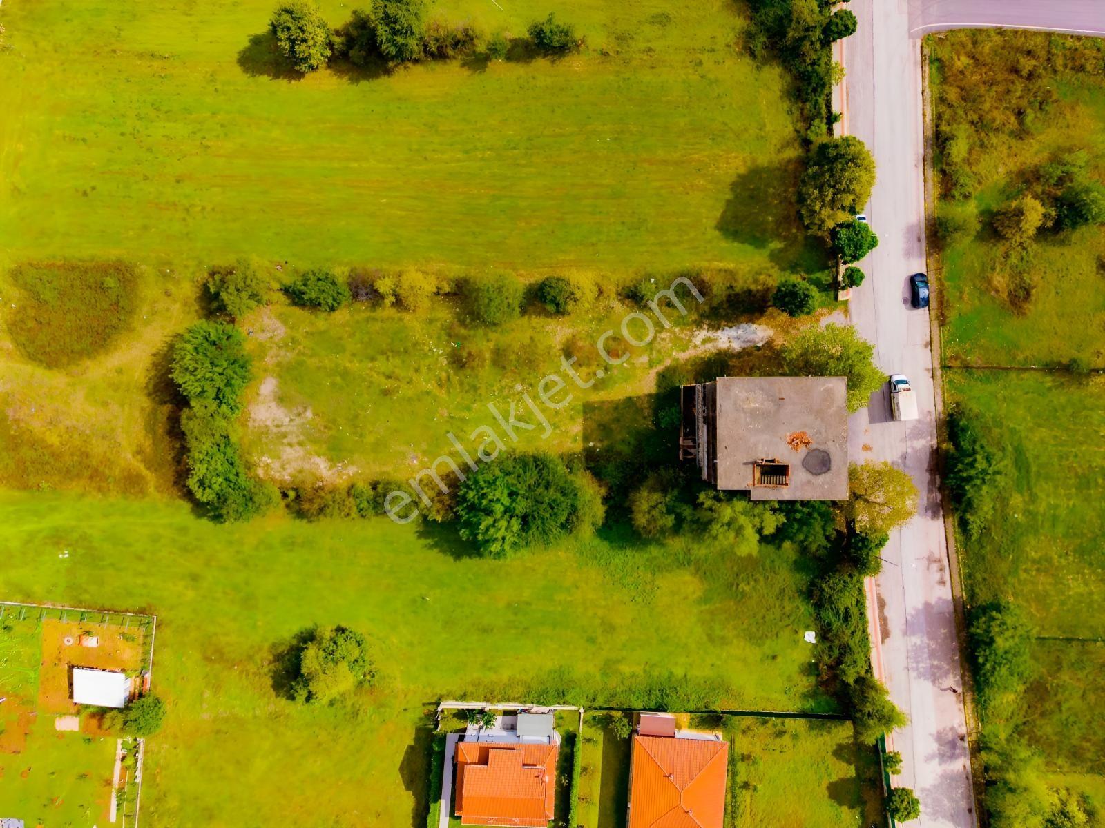 Arslanbey'de 2.551 M² Konut İmarlı Arsa + 700 M² Mevcut Bina — fotoğraf 5