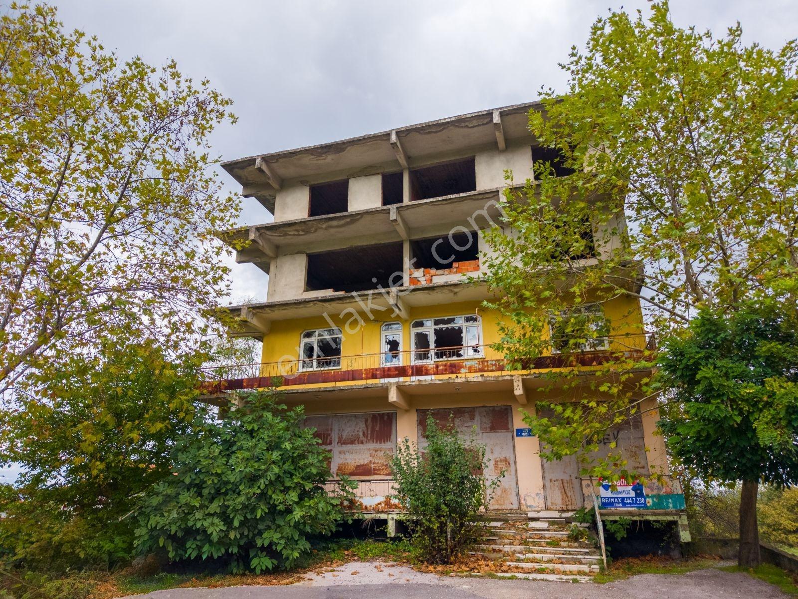 Arslanbey'de 2.551 M² Konut İmarlı Arsa + 700 M² Mevcut Bina — fotoğraf 13