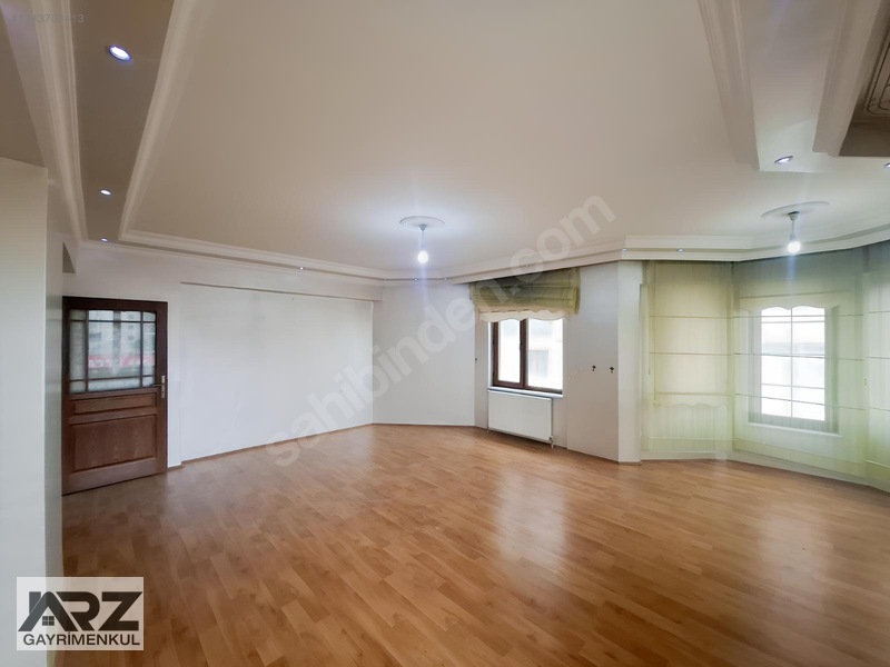 Altaylı Sitesinde 4+1 Boş Geniş Satılık Daire. — fotoğraf 13