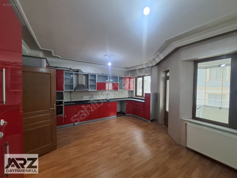 Altaylı Sitesinde 4+1 Boş Geniş Satılık Daire. — fotoğraf 19