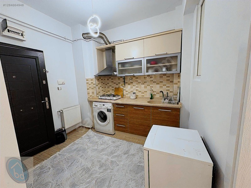 Baldemirden Balkan Cad.üzerinde Ara Katta Satılık Eşyalı 1+1 — fotoğraf 11