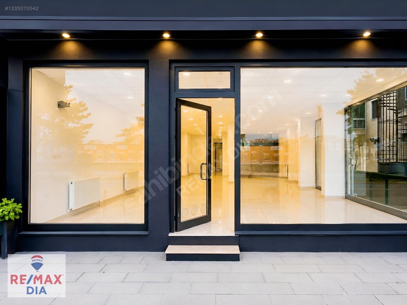 Re/max Dıa'dan Düzce Aziziye Bölgesinde 165 M2 Satılık Dükkan — fotoğraf 3