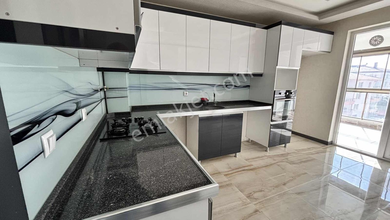 Karakaya Mah. Has-be L Sitesi'nde 3+1, 160 M², Lüxs Ful Yapılı — fotoğraf 8