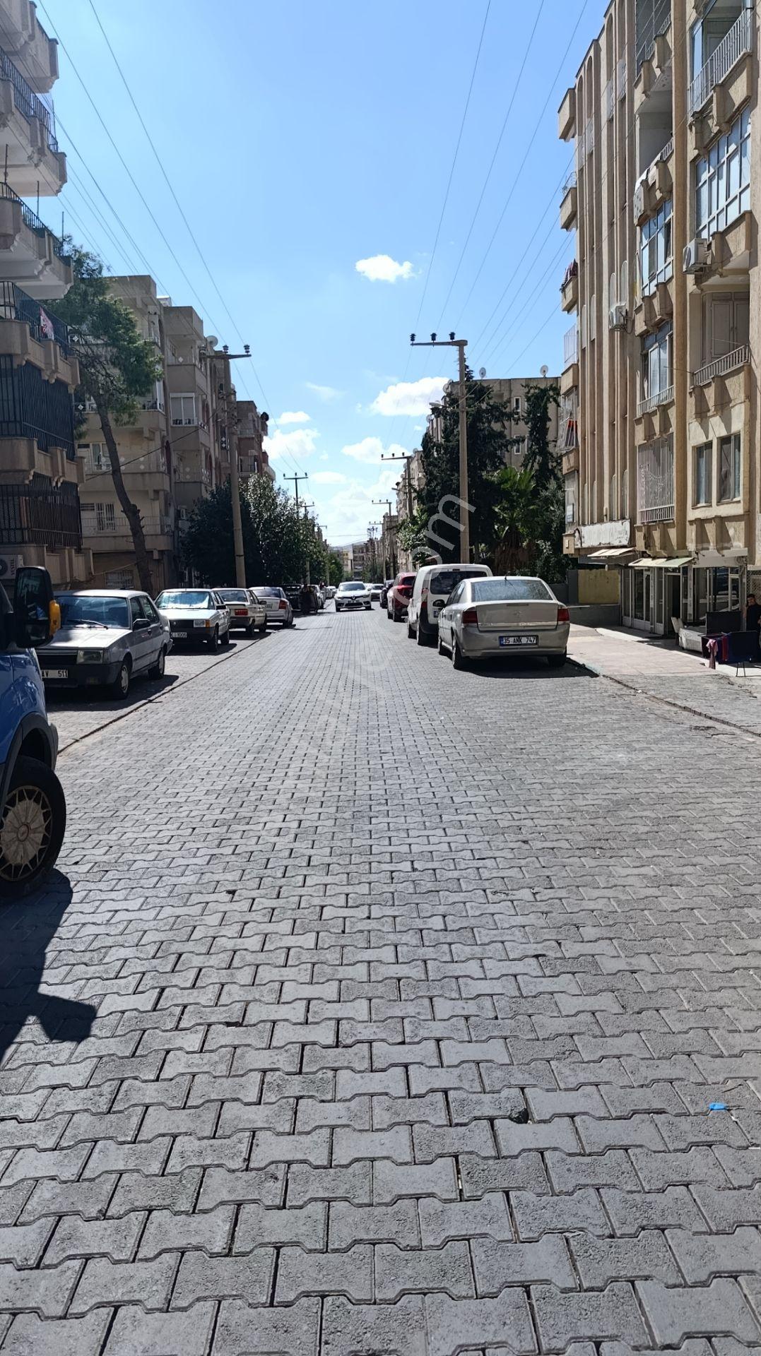 Arakat 5 Oda Doğalgazlı Asansörlü Otopark Merkezi Konumda