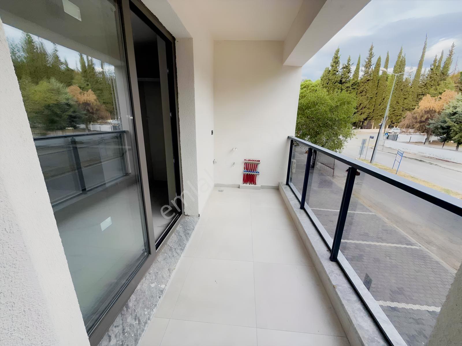 Atça'da 2+1, 140m², Ayrı Mutfaklı Asansörlü Doğalgazlı Daire — fotoğraf 33