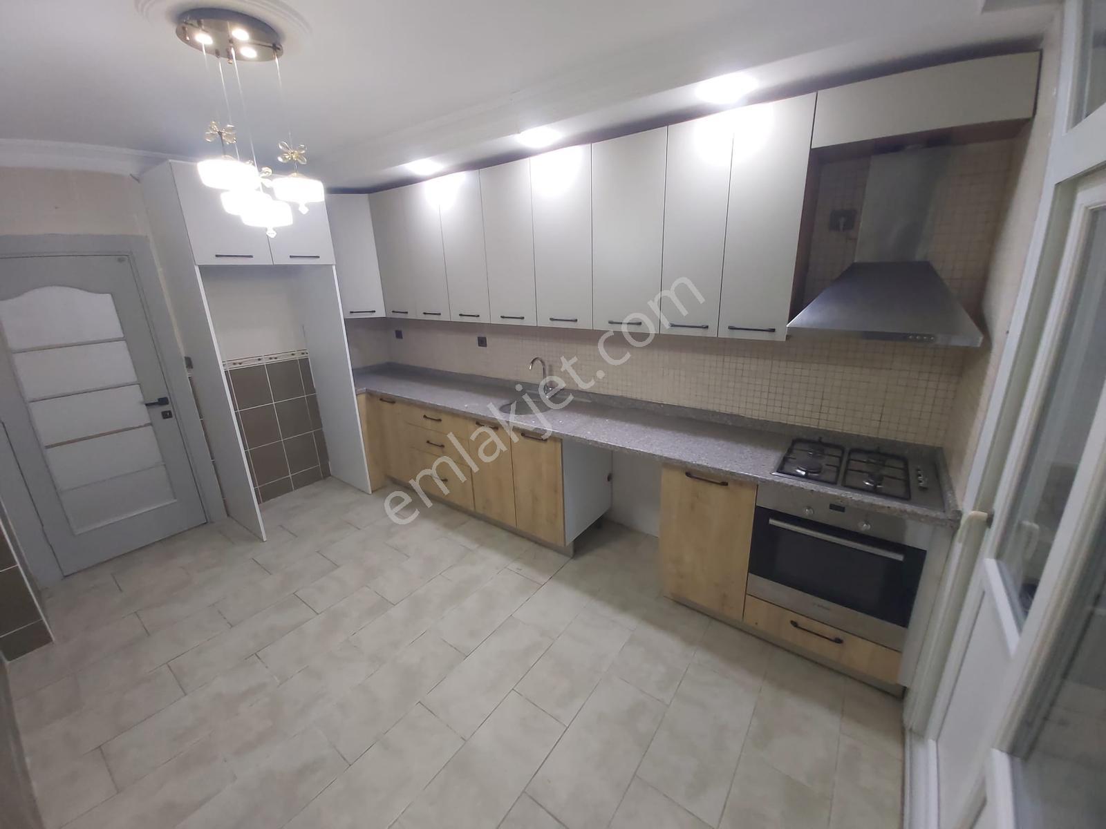 Belediye Evleri Adana Koop İçi Satılık 3+1 Yapılı Daire