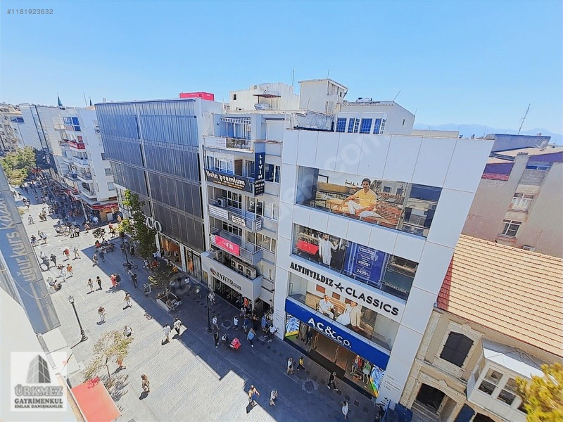 Ürkmez Emlak'Tan Karşıyaka Çarşı Cadde Üzerinde 1+1 Ofis