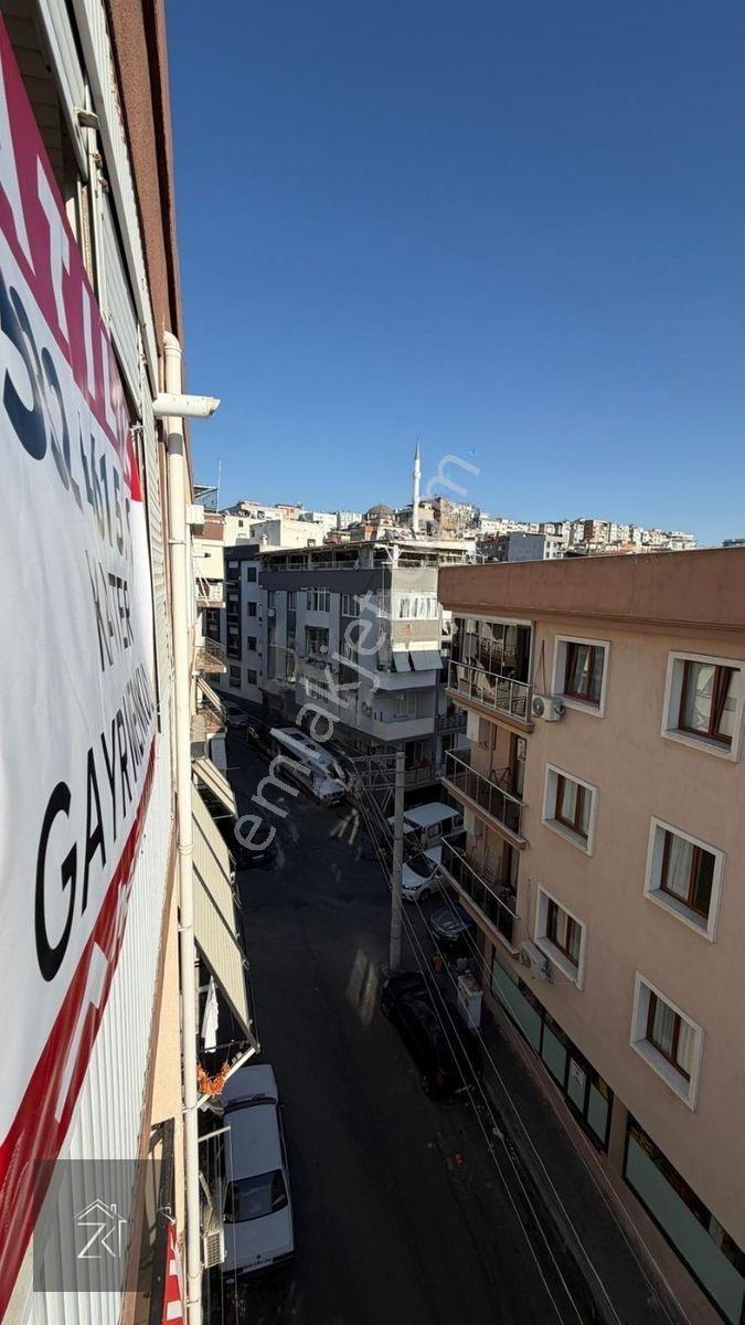 Karabağlar Vatan Mahallesinde 2+1 Geniş, Güneş Alan, Fırsat Satılık Daire — fotoğraf 8