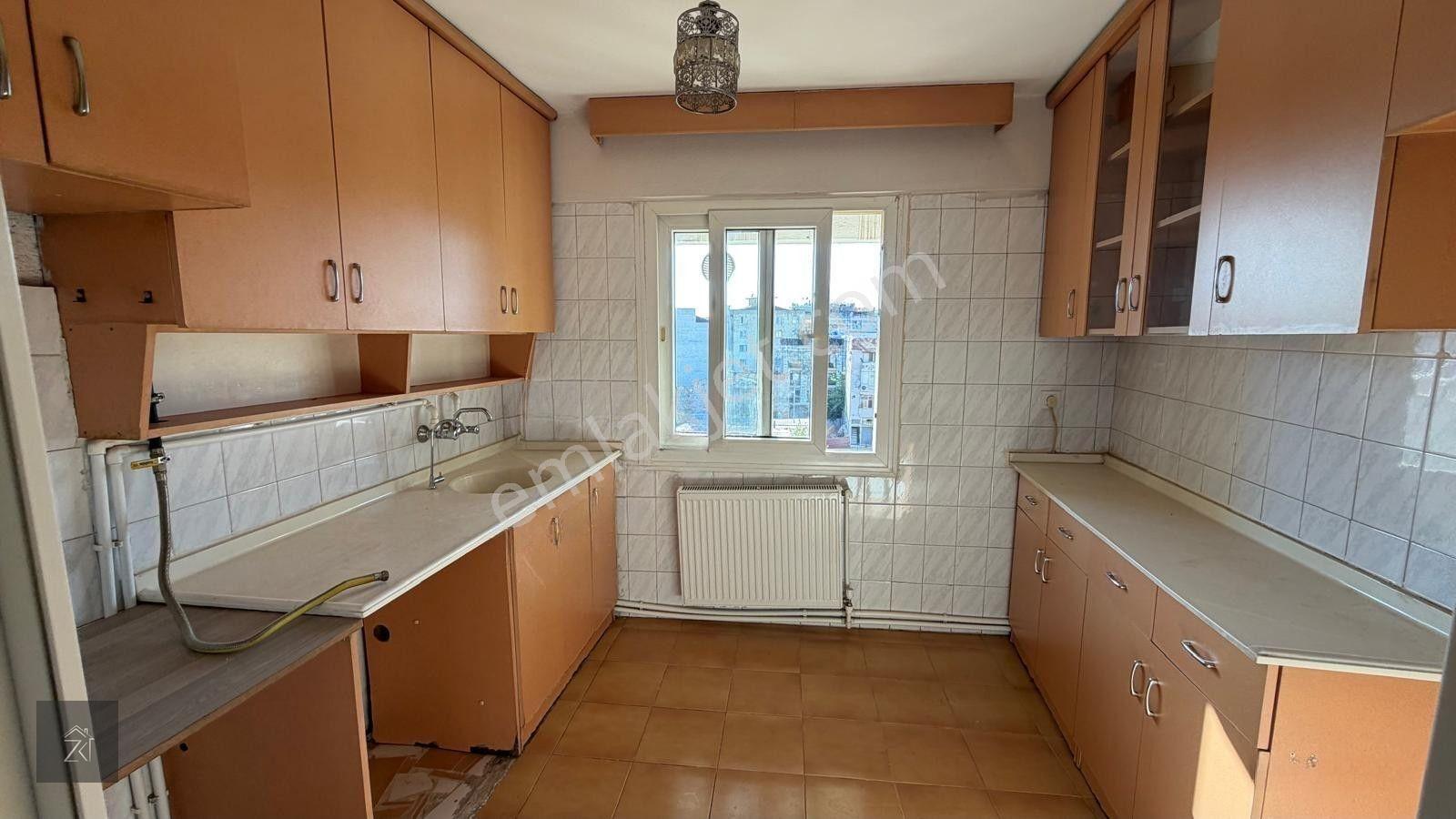 Karabağlar Vatan Mahallesinde 2+1 Geniş, Güneş Alan, Fırsat Satılık Daire — fotoğraf 10
