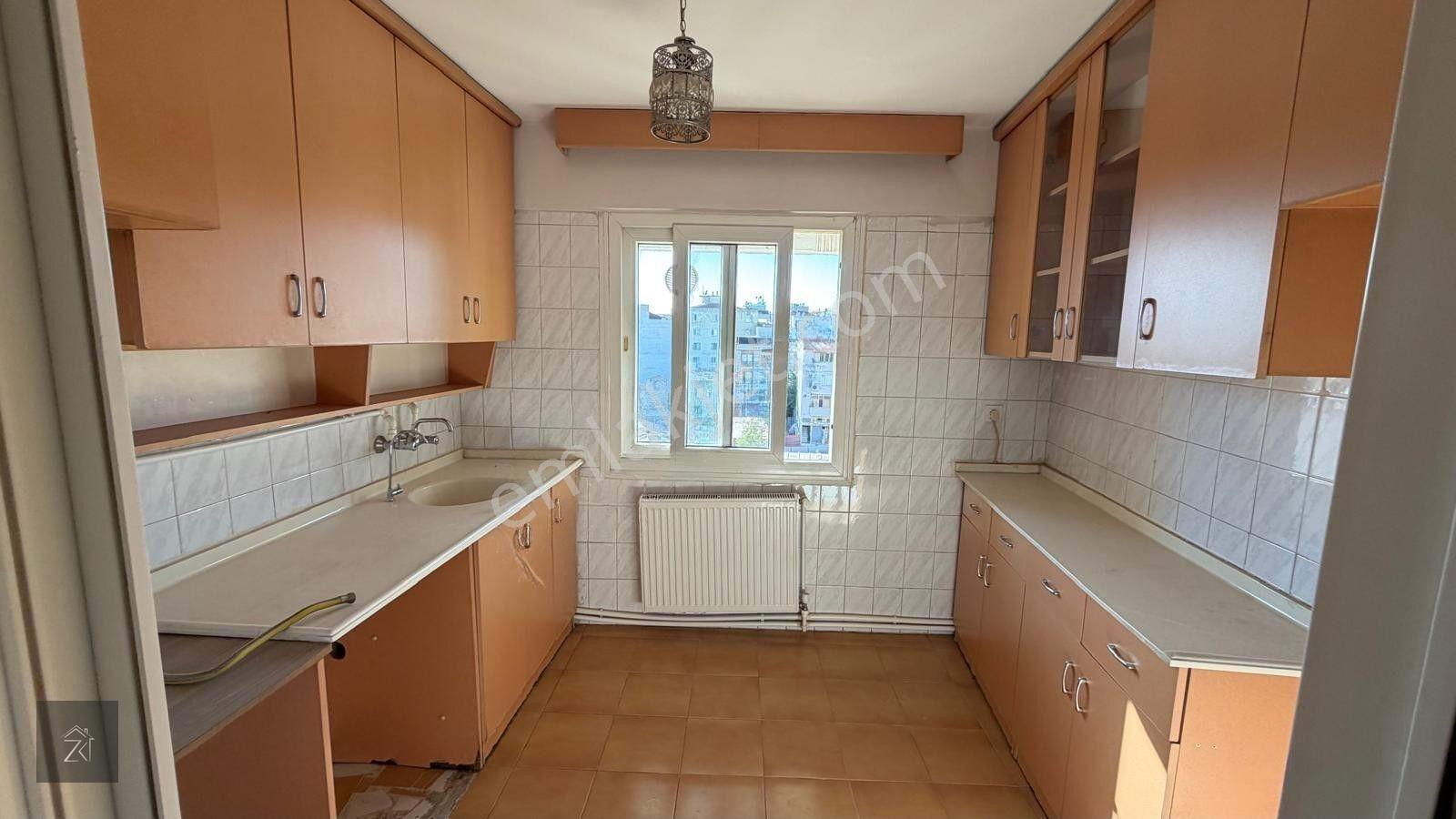 Karabağlar Vatan Mahallesinde 2+1 Geniş, Güneş Alan, Fırsat Satılık Daire — fotoğraf 11