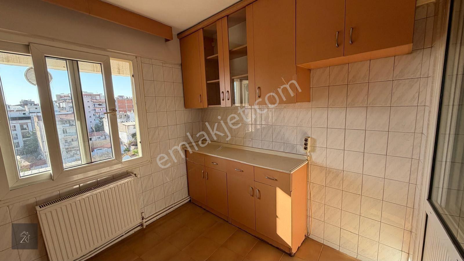 Karabağlar Vatan Mahallesinde 2+1 Geniş, Güneş Alan, Fırsat Satılık Daire — fotoğraf 23