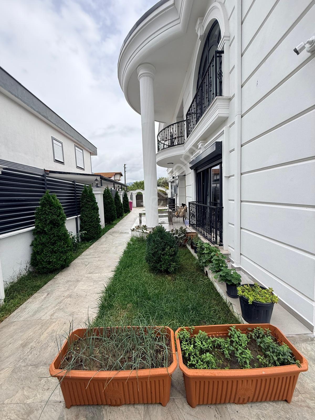 Altınova Kaytazdere'de Havuzlu Ve Eşyalı 4+1 Villa — fotoğraf 6