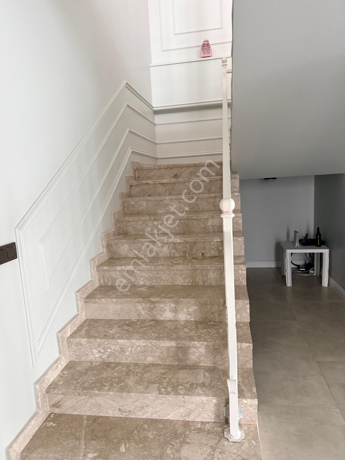 Altınova Kaytazdere'de Havuzlu Ve Eşyalı 4+1 Villa — fotoğraf 7