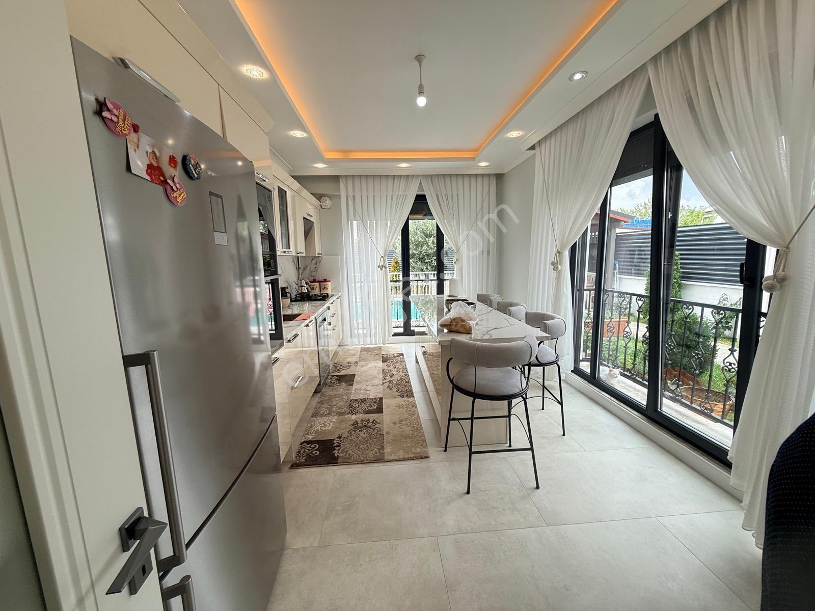 Altınova Kaytazdere'de Havuzlu Ve Eşyalı 4+1 Villa — fotoğraf 11