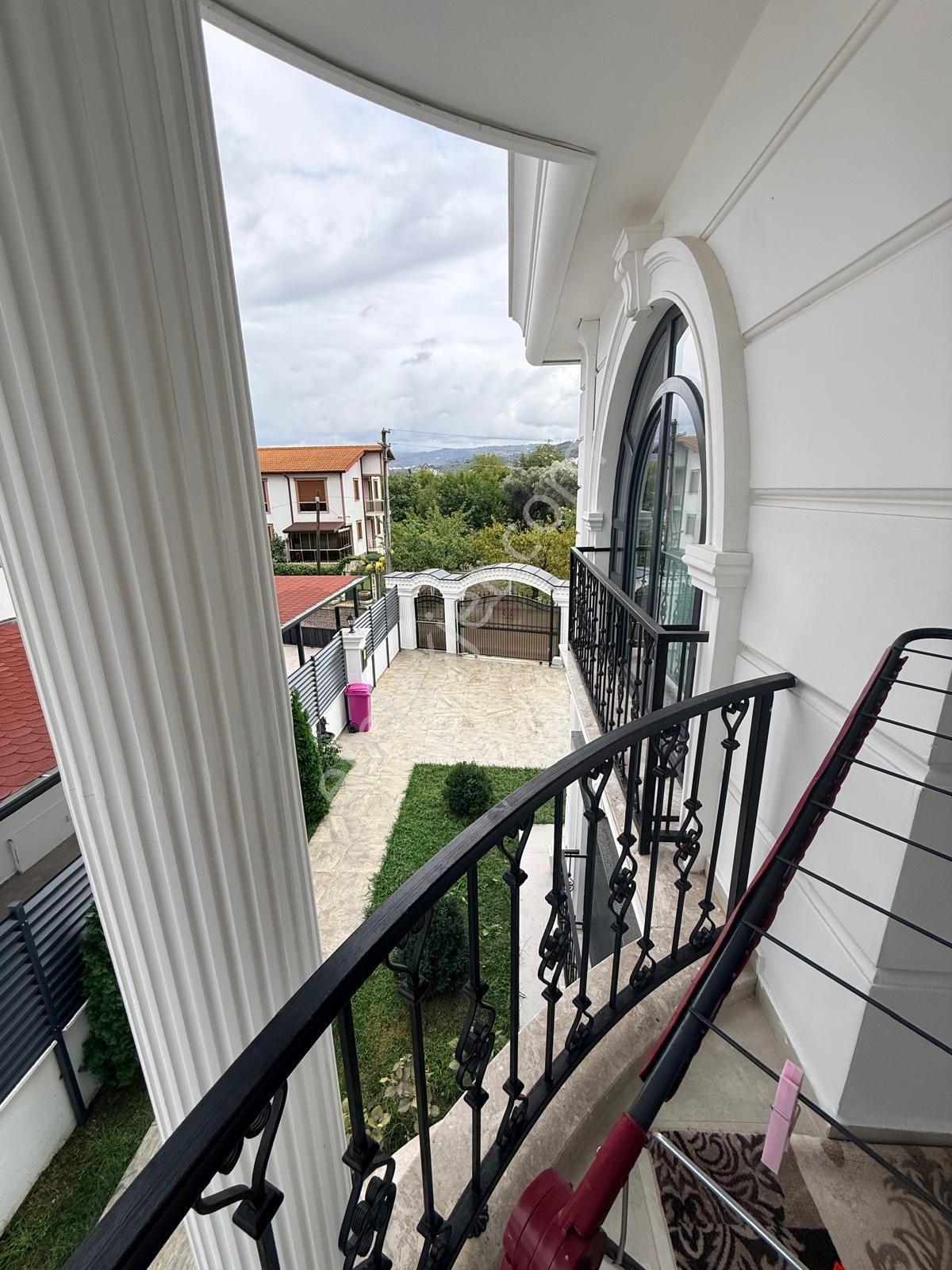 Altınova Kaytazdere'de Havuzlu Ve Eşyalı 4+1 Villa — fotoğraf 15
