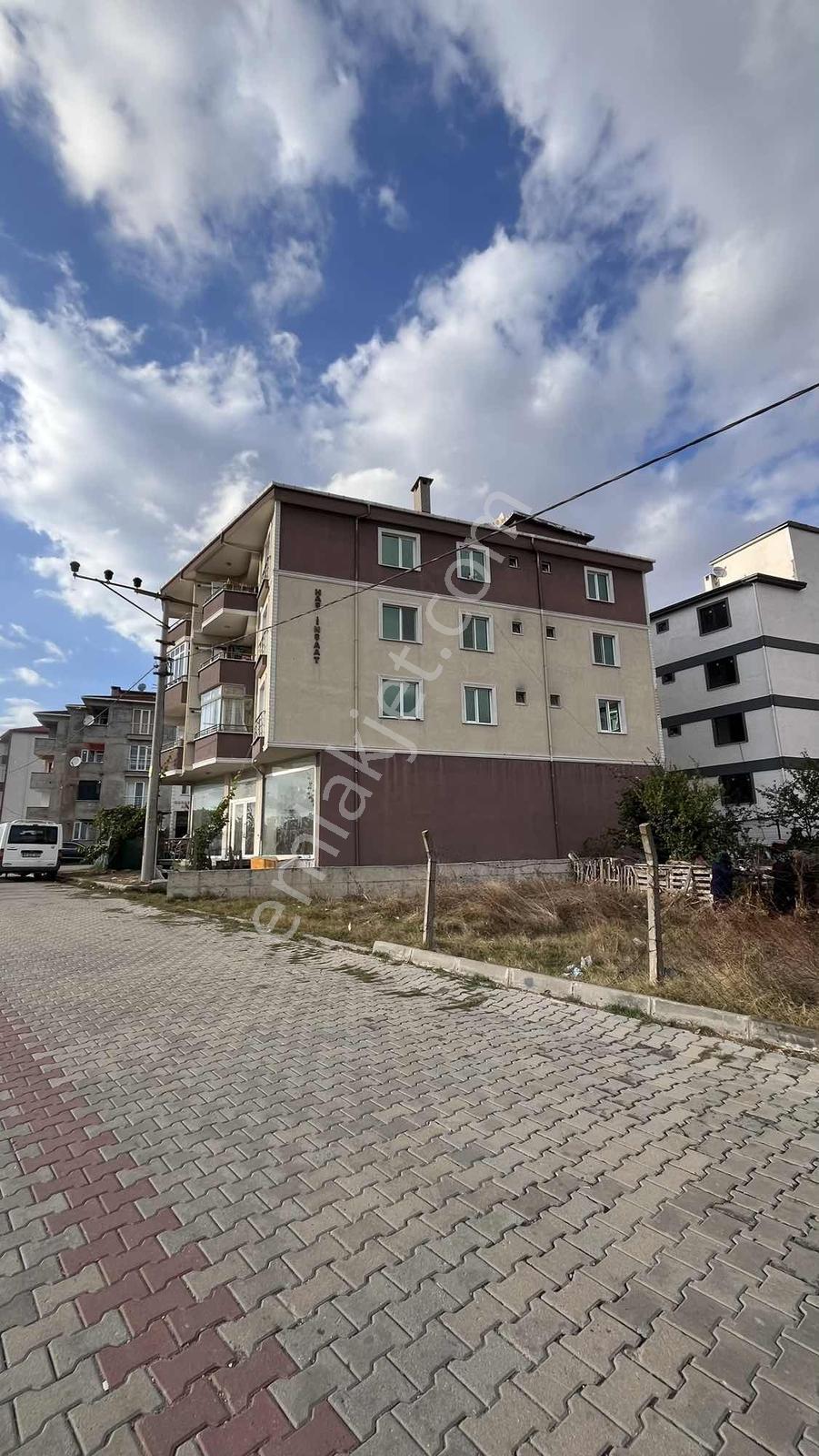 Cumhuriyet Mahallesinde D-100 Cepheli Satılık Köşe Parsel — fotoğraf 5