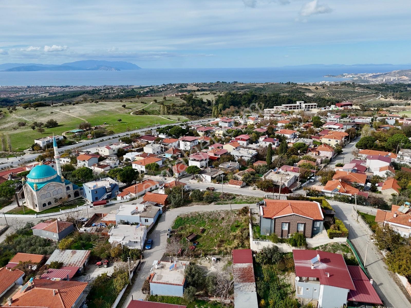 Kuşadası Yaylaköy'de Satılık Deniz Manzaralı 521 M2 Villa İmarlı