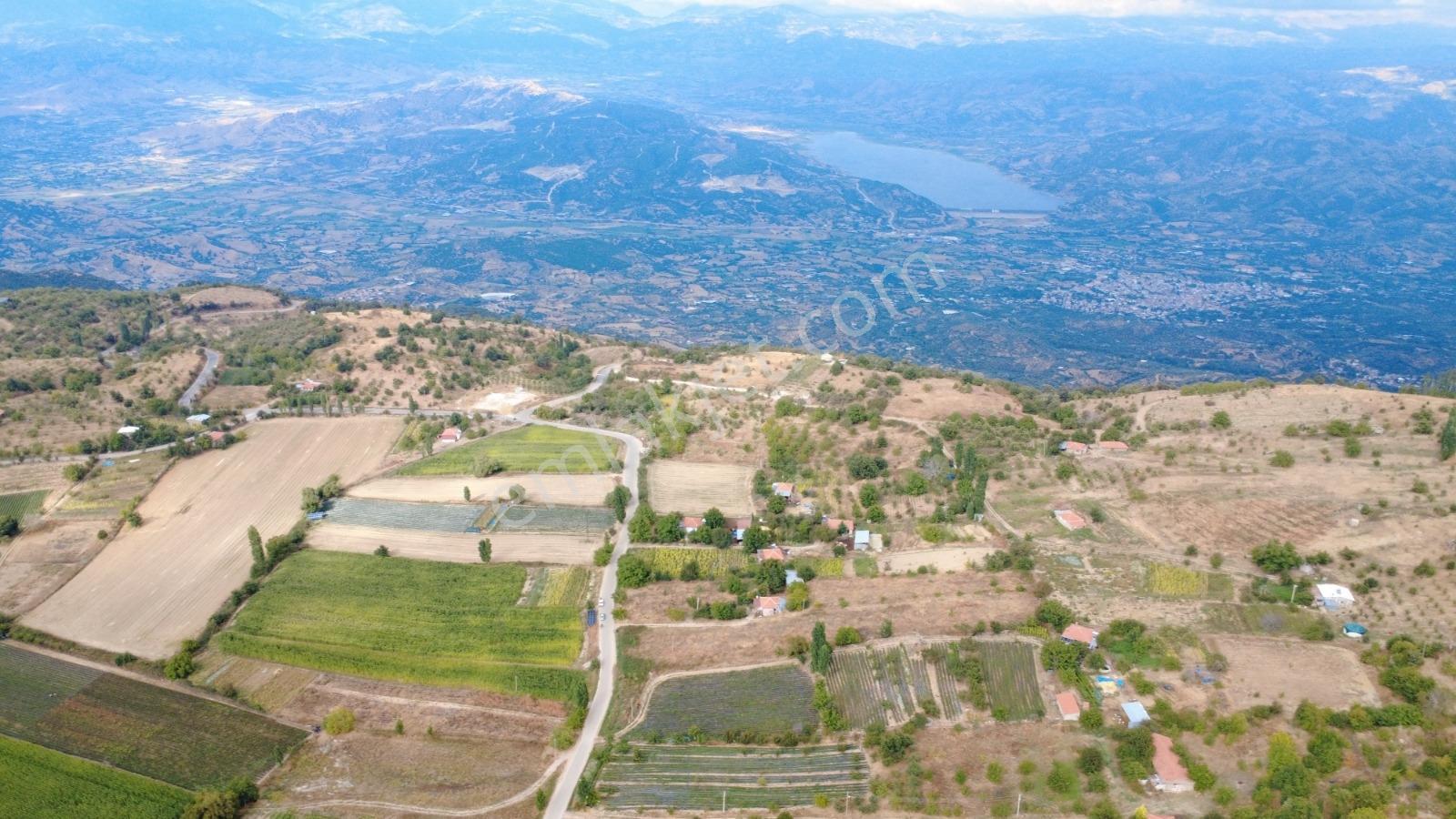 Remax Pin'de İzmir Beydağ Halıköyde Yol Kenarında Satılık Arsa — fotoğraf 3