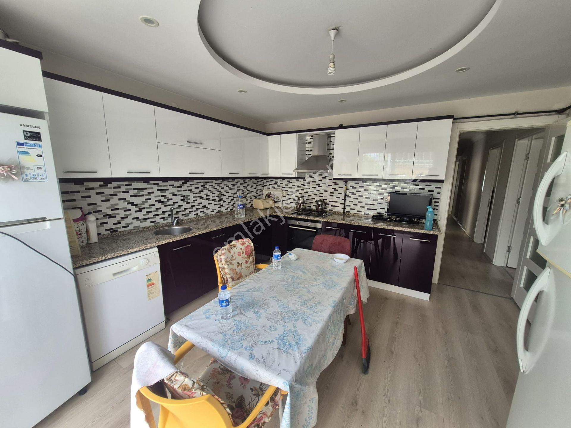 Yeşil Mahallede Geniş 3+1 Satılık Daire — fotoğraf 3