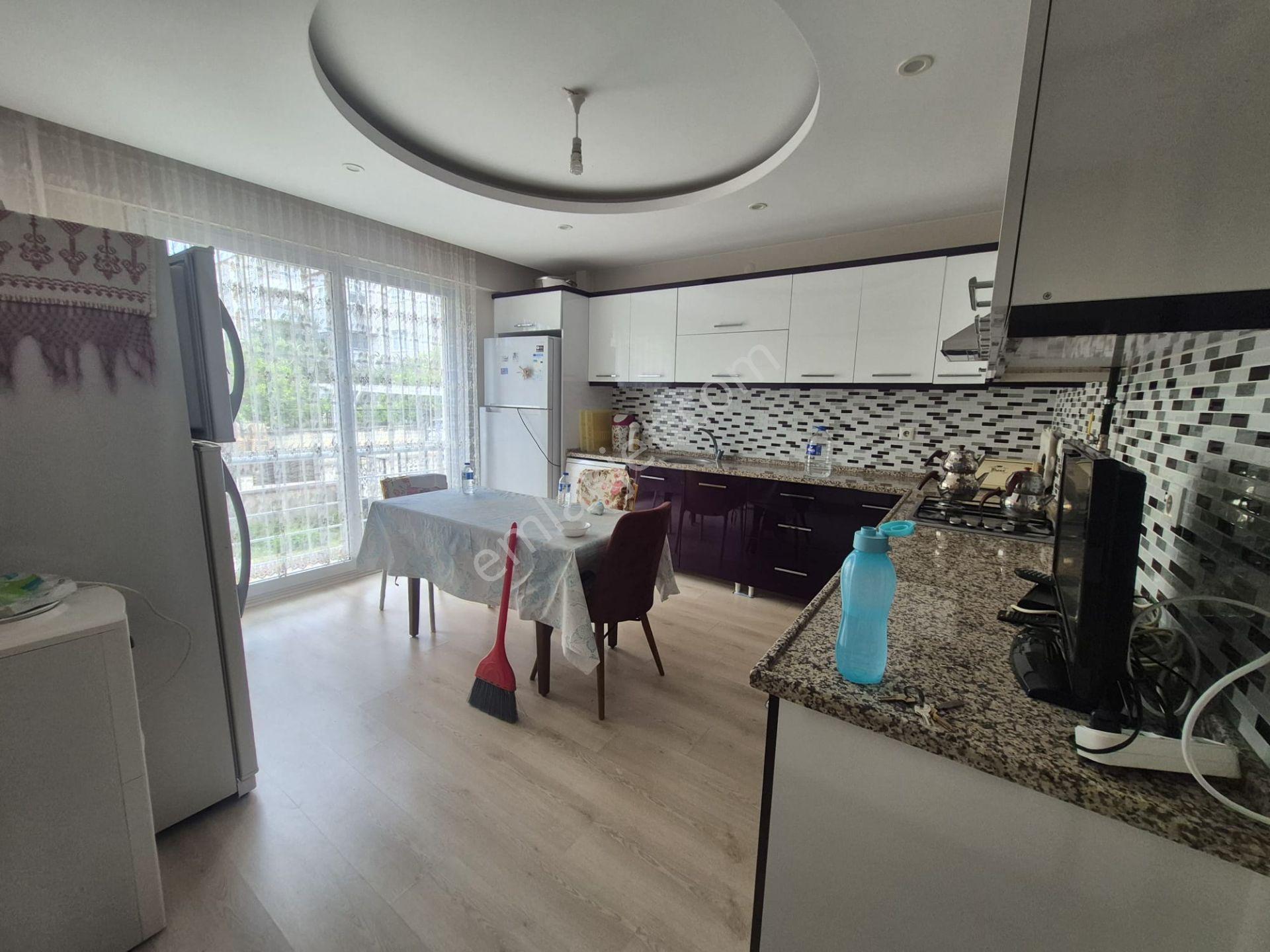 Yeşil Mahallede Geniş 3+1 Satılık Daire — fotoğraf 4