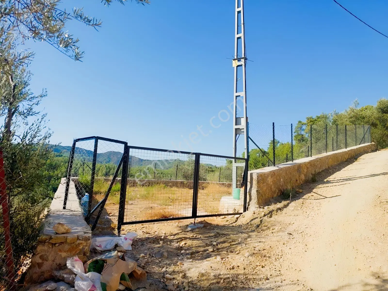 Fethiye İnlice Mh Satılık Müstakil 605 M2 İki Parsel