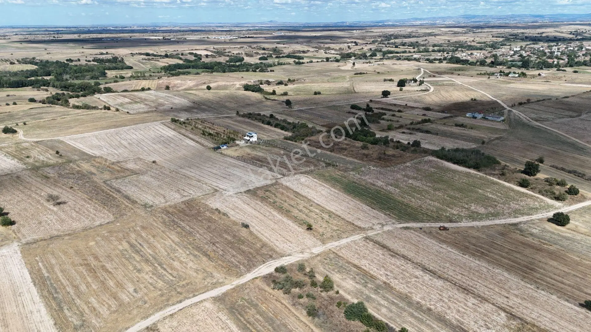 Bulvar Emlak’Tan Kavakdere Köyü’Nde Resmi Yollu 1.800 M² Satılık Tarla