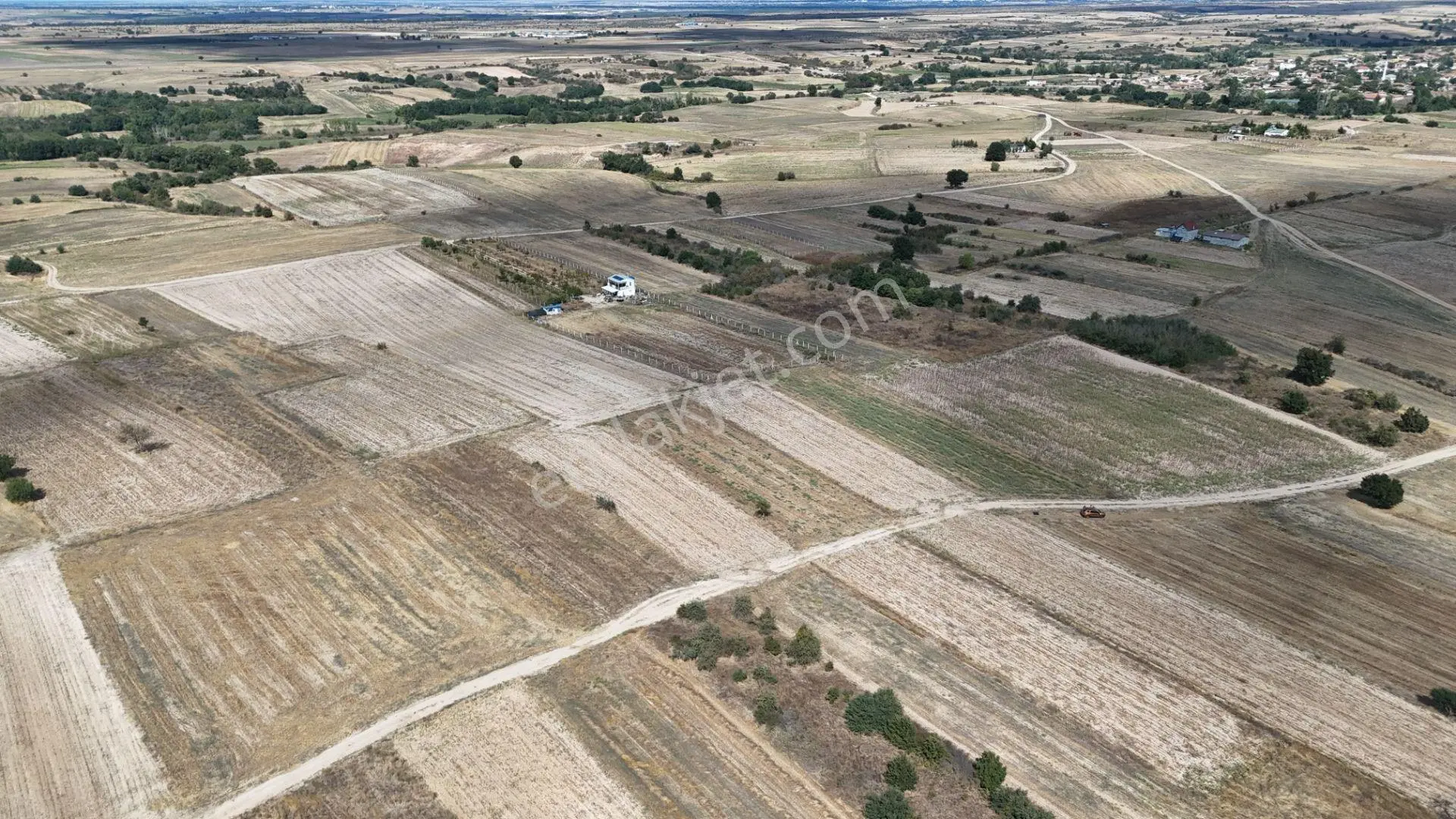 Bulvar Emlak’tan Kavakdere Köyü’nde Resmi Yollu 1.800 M² Satılık Tarla — fotoğraf 3