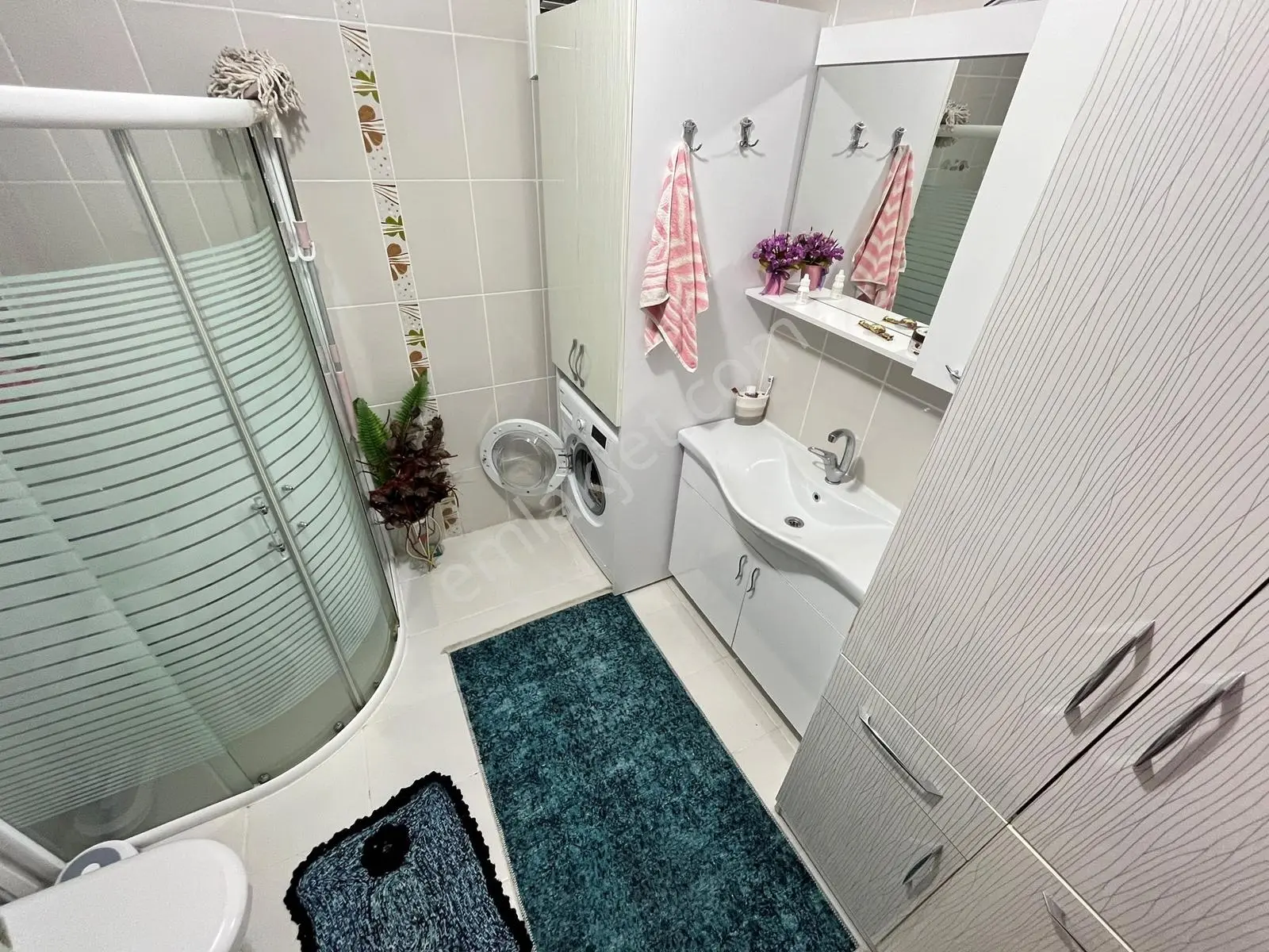 ▀güç'ten Altınkum'da Cam Balkonlu Kombili Arakat Geniş 2+1 Daire — fotoğraf 6