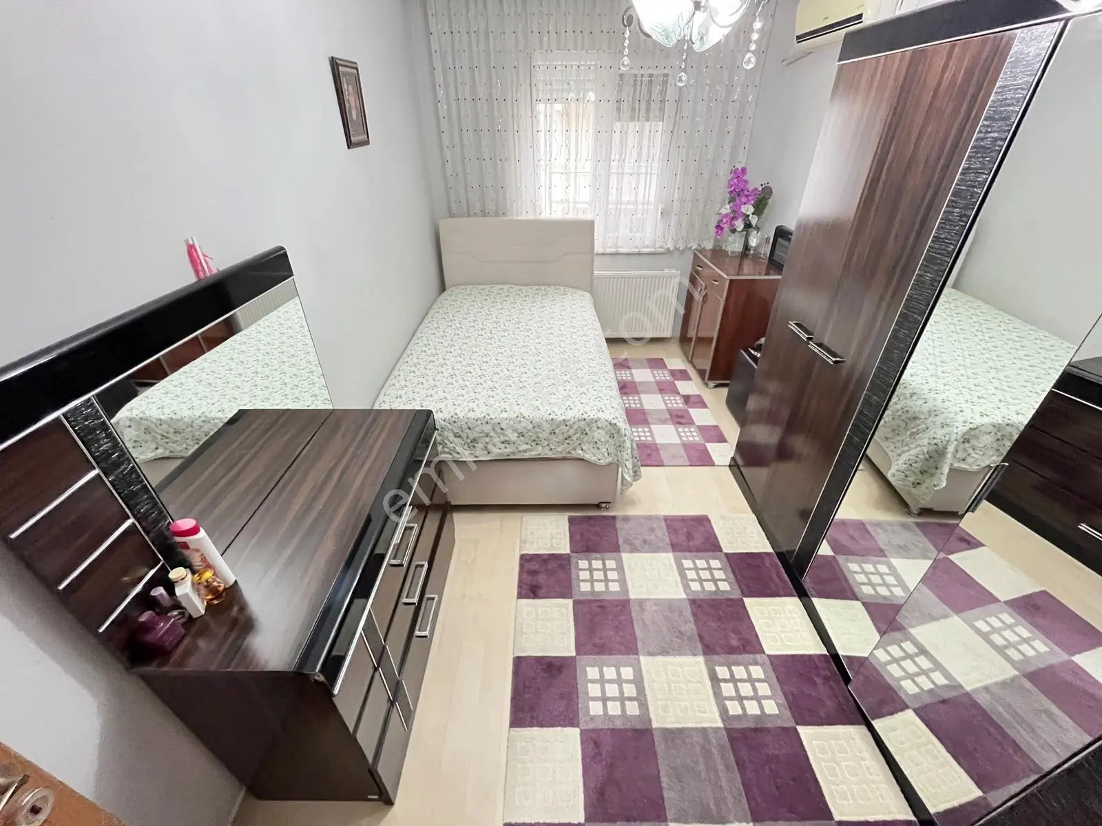 ▀güç'ten Altınkum'da Cam Balkonlu Kombili Arakat Geniş 2+1 Daire — fotoğraf 24