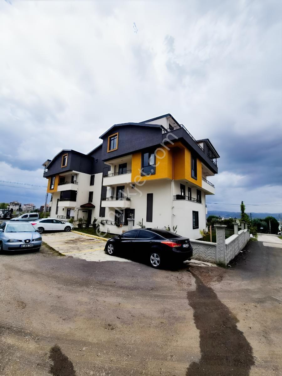 Başiskele Yeşilyurt Mahallesin'de Eğimsiz 3+1 Dubleks Daire — fotoğraf 2