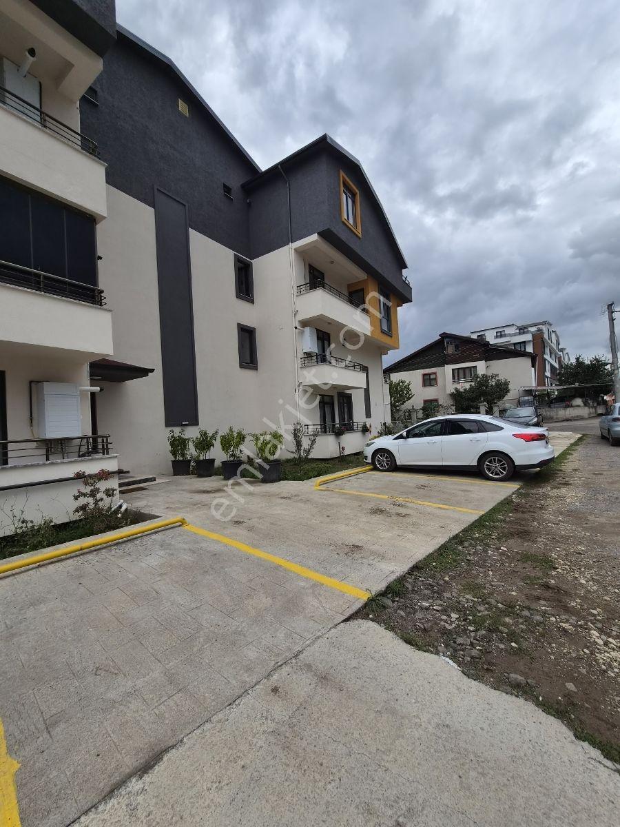 Başiskele Yeşilyurt Mahallesin'de Eğimsiz 3+1 Dubleks Daire — fotoğraf 3