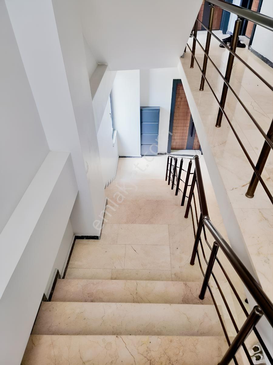 Başiskele Yeşilyurt Mahallesin'de Eğimsiz 3+1 Dubleks Daire — fotoğraf 7