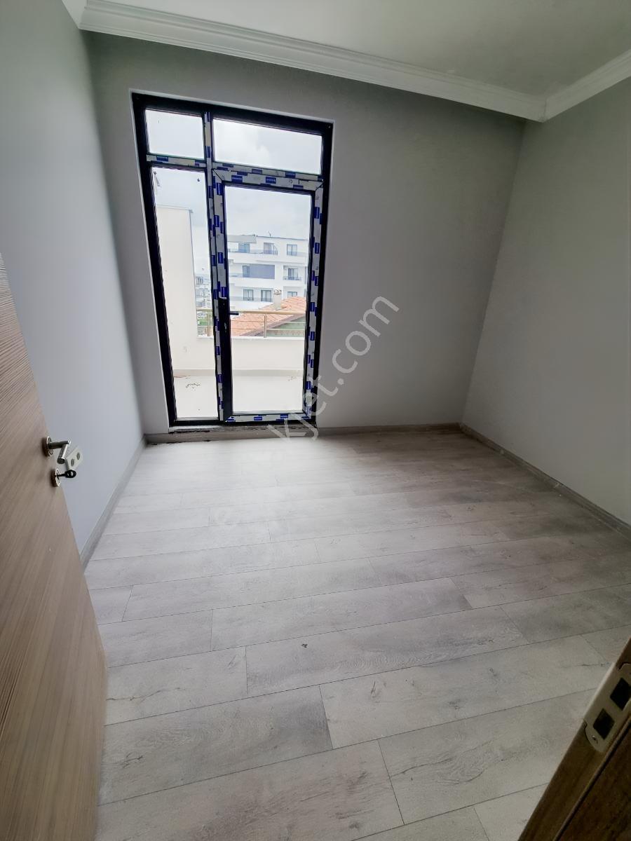 Başiskele Yeşilyurt Mahallesin'de Eğimsiz 3+1 Dubleks Daire — fotoğraf 11
