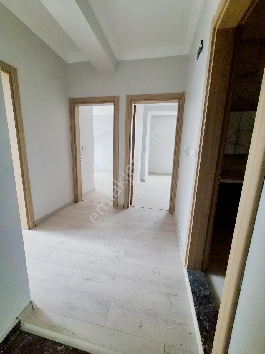 Başiskele Yeşilyurt Mahallesin'de Eğimsiz 3+1 Dubleks Daire — fotoğraf 15