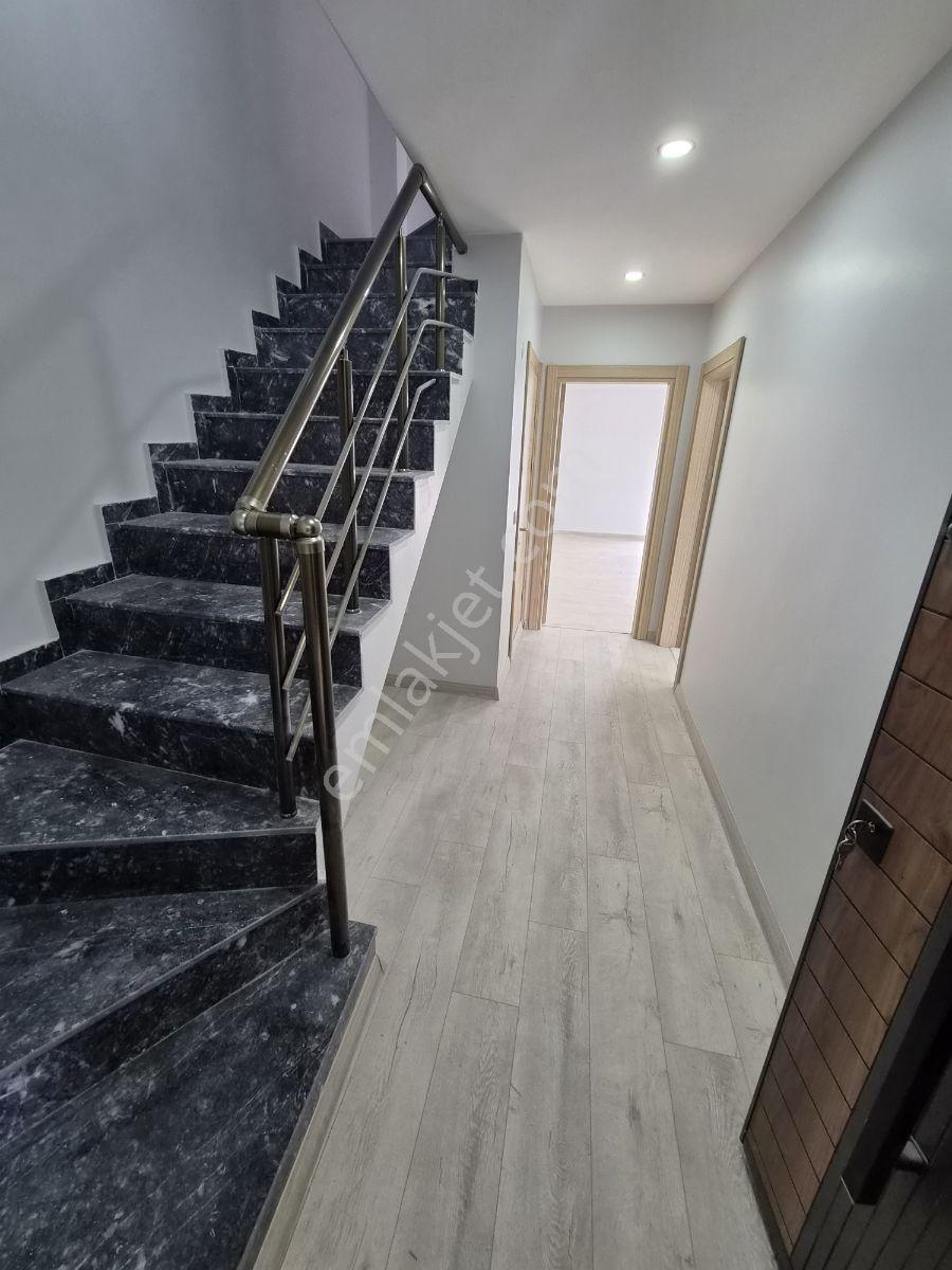 Başiskele Yeşilyurt Mahallesin'de Eğimsiz 3+1 Dubleks Daire — fotoğraf 21