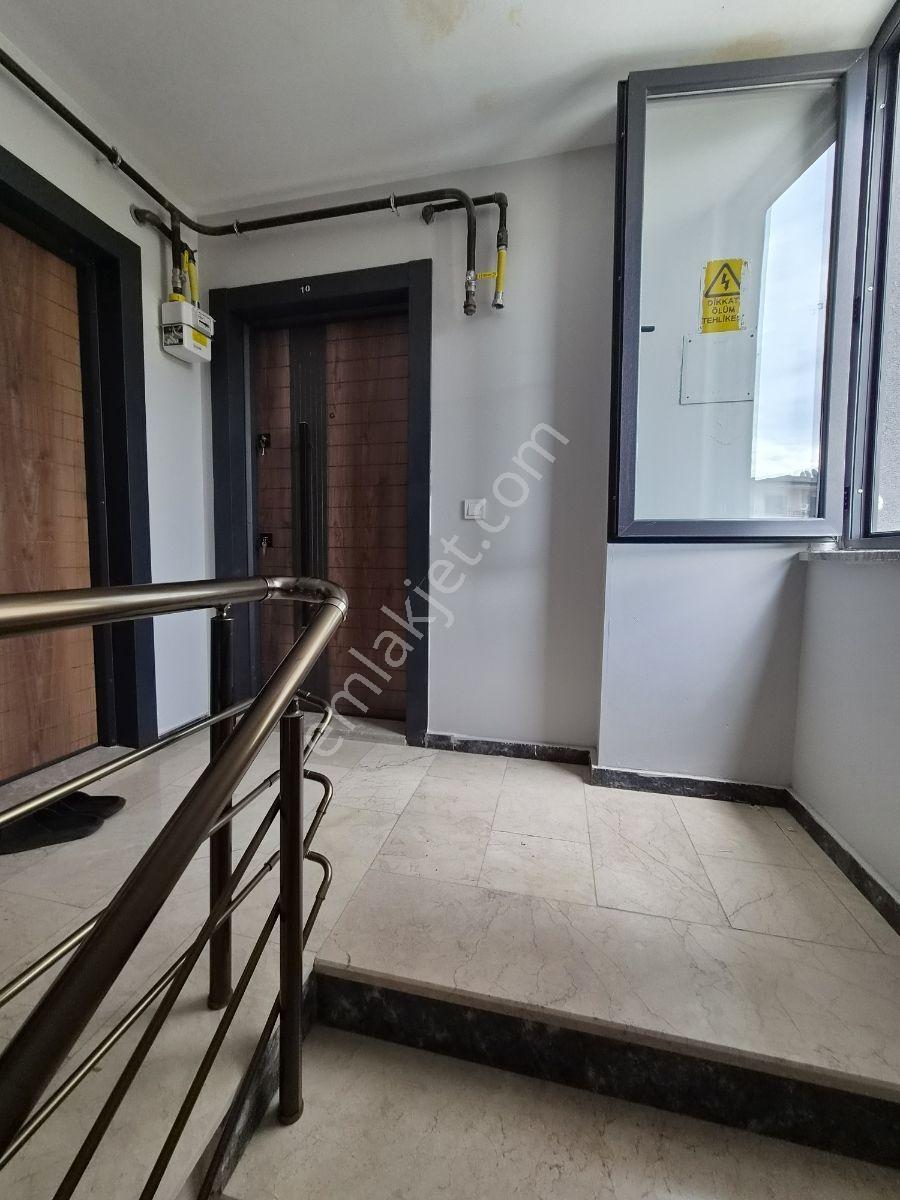 Başiskele Yeşilyurt Mahallesin'de Eğimsiz 3+1 Dubleks Daire — fotoğraf 22