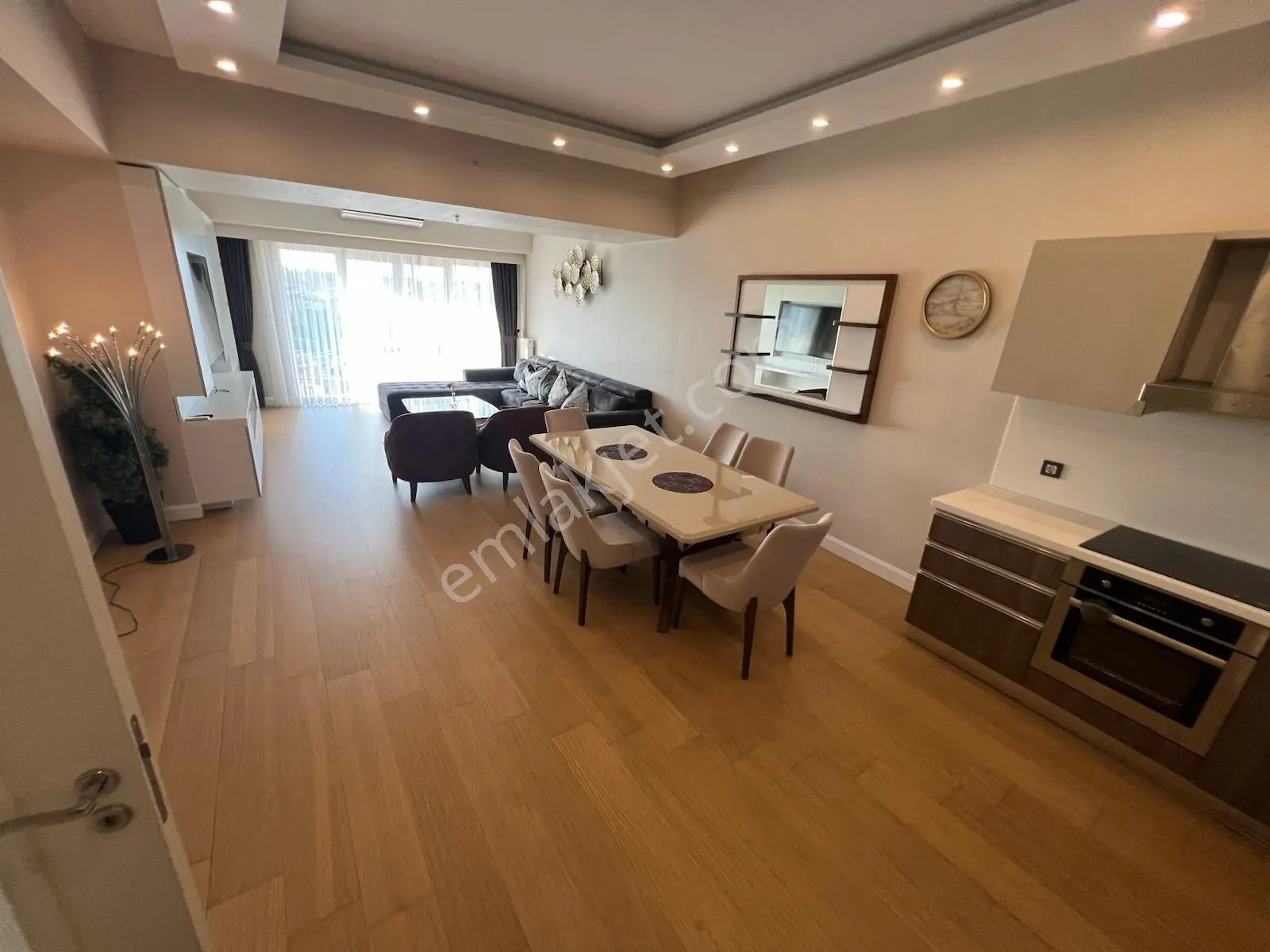 Kiptaş Venezia Mega Satılık Boş Açık Mutfak 3+1 Daire — fotoğraf 2