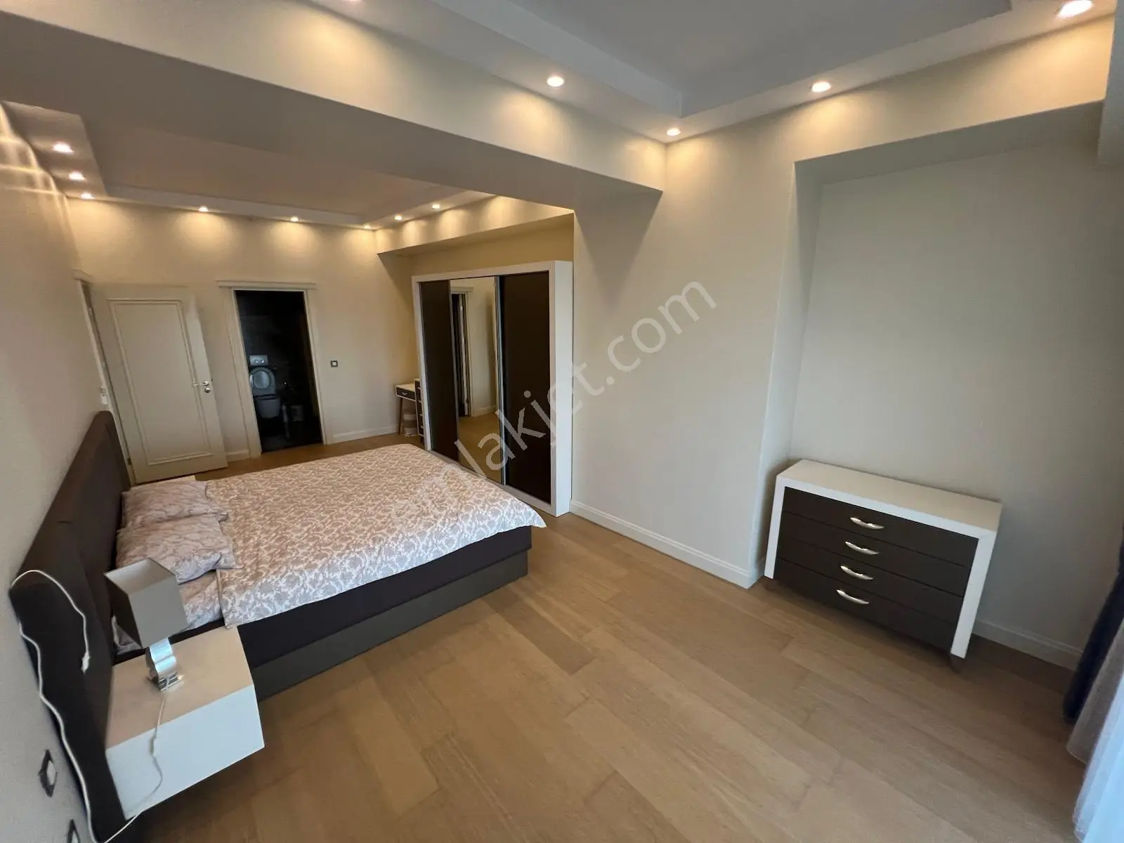 Kiptaş Venezia Mega Satılık Boş Açık Mutfak 3+1 Daire — fotoğraf 9