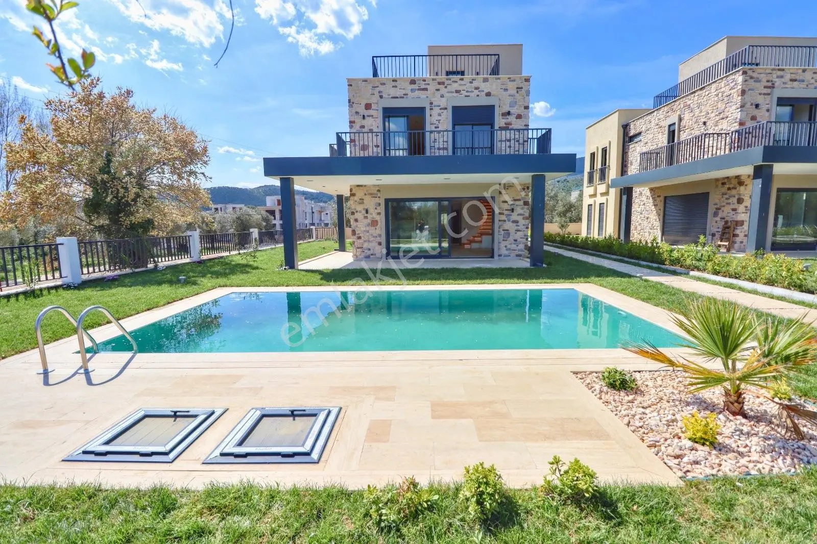 Güre'De 450 M2 Arsa İçinde Özel Havuzlu 4+1 Villa