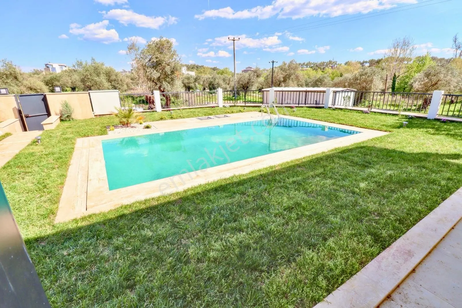 Güre'de 450 M2 Arsa İçinde Özel Havuzlu 4+1 Villa — fotoğraf 3