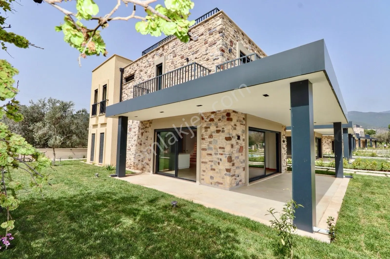 Güre'de 450 M2 Arsa İçinde Özel Havuzlu 4+1 Villa — fotoğraf 8