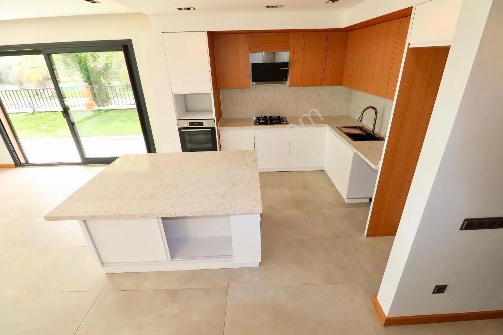 Güre'de 450 M2 Arsa İçinde Özel Havuzlu 4+1 Villa — fotoğraf 11